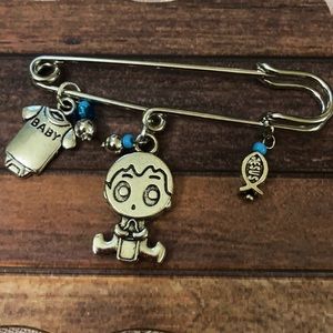 Baby 👶🏻 boy celebrate 🍼 brooch pin